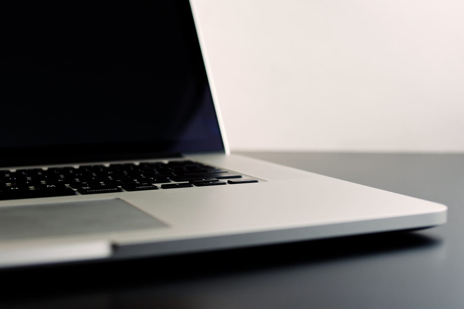 Écran noir PC : solutions pour résoudre le problème de démarrage