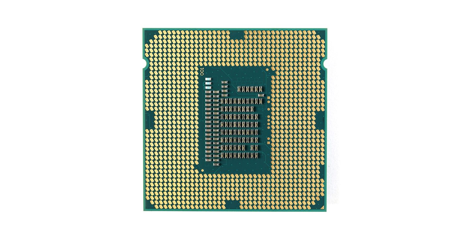 Gros plan sur un processeur CPU, le composant essentiel d’un ordinateur