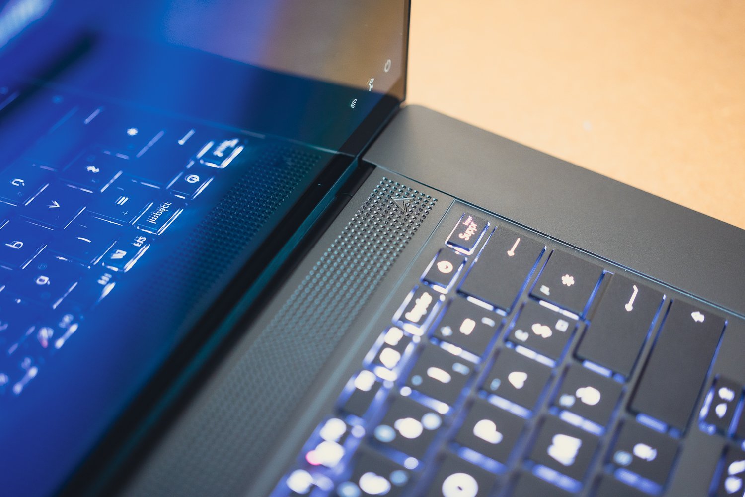 Test du Asus Zenbook S 16 (UM5606) avec écran OLED et processeur AMD Ryzen